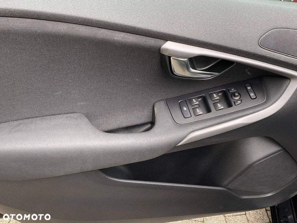 Volvo V40 D2 Drive-E SCR Momentum - 14