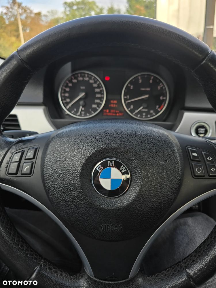 BMW Seria 3 318i - 8