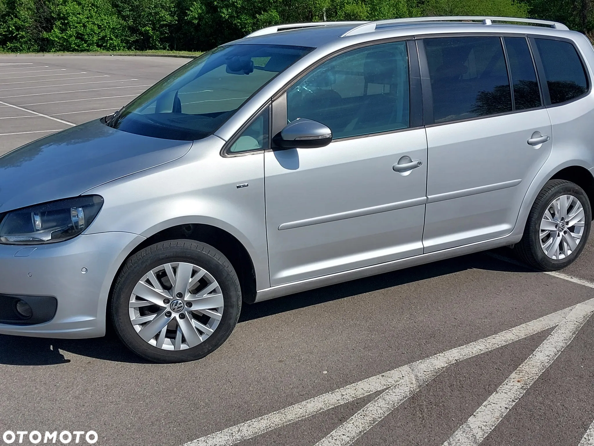 Volkswagen Touran 1.6 TDI DPF BlueMot Comfortline - 6