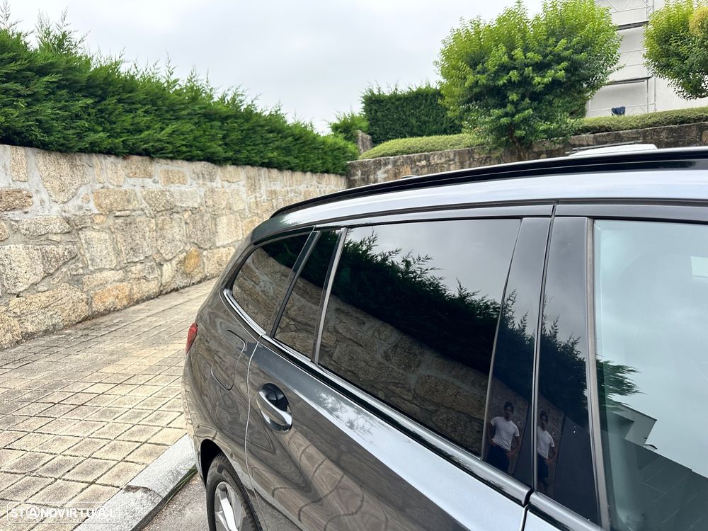 BMW 318 d Line Sport - 18