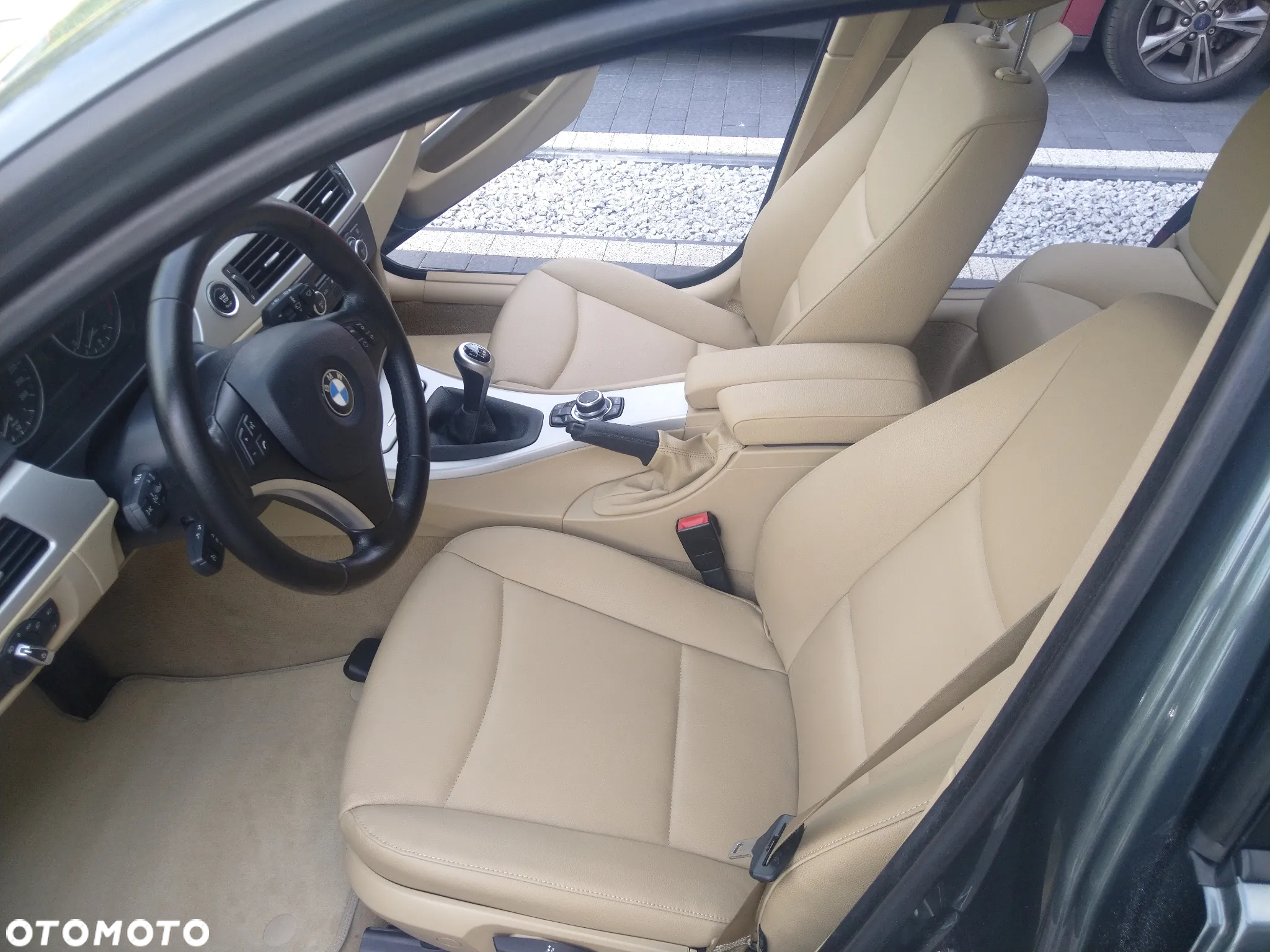 BMW Seria 3 318d DPF Touring - 25