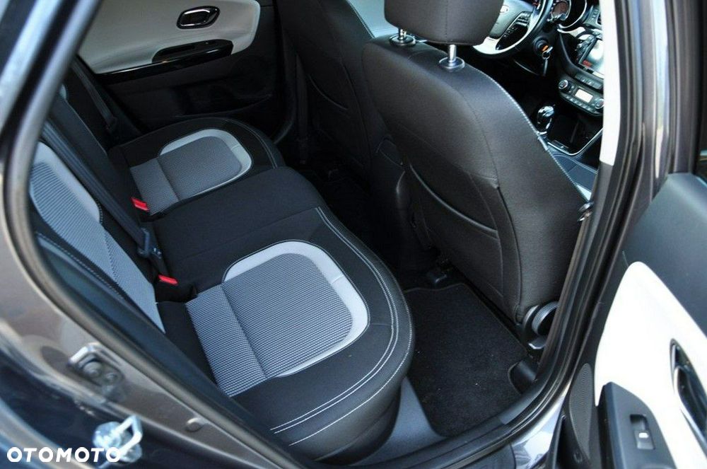 Kia Ceed 1.6 GDI Spirit - 28