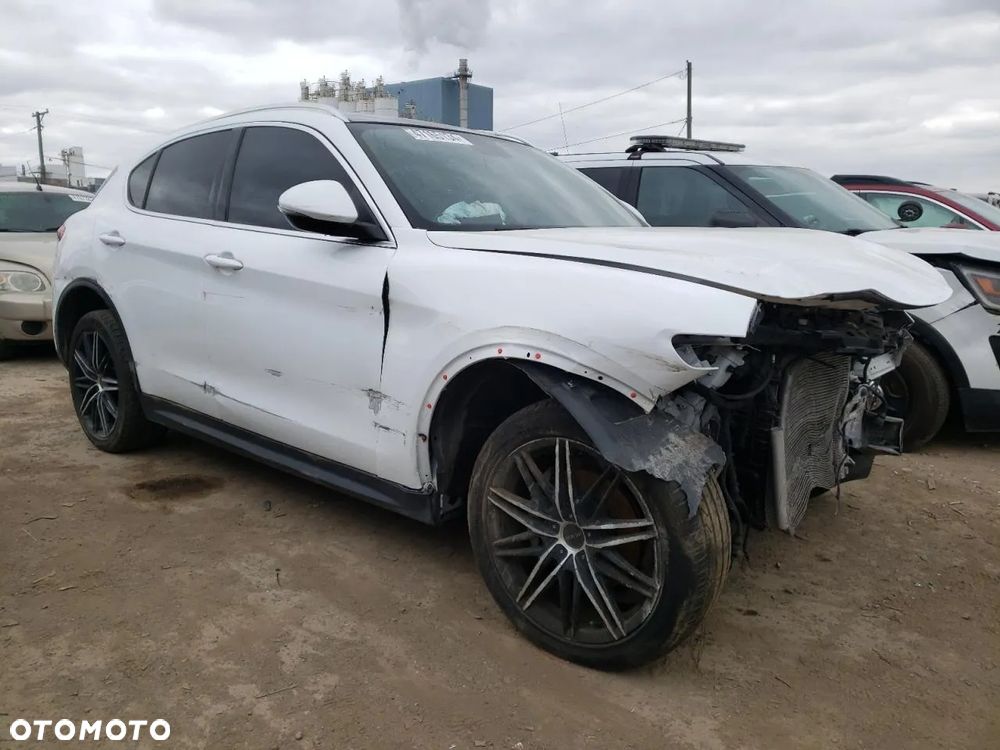 Alfa Romeo Stelvio 2.0 Turbo Sprint Q4 - 1