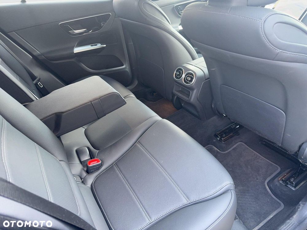 Mercedes-Benz GLC - 21