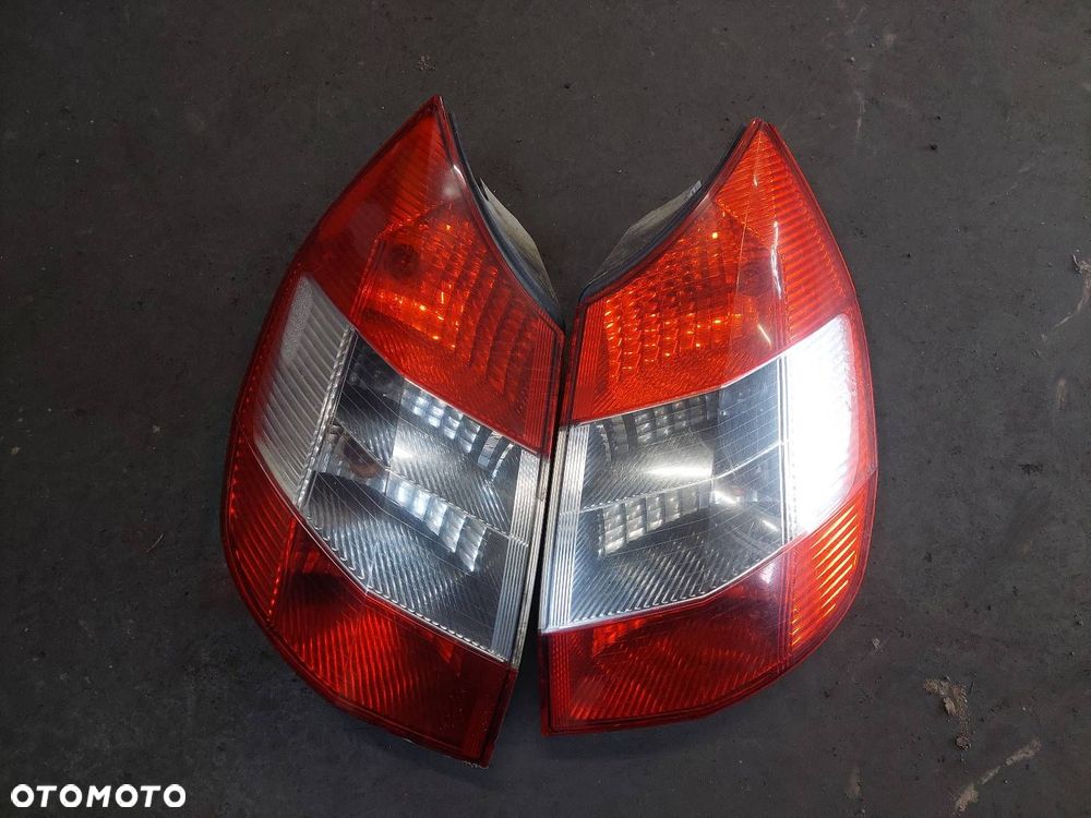 KOMPLETNY TYŁ KLAPA BAGAŻNIKA ZDERZAK LAMPY RENAULT SCENIC II TEA19 - 2