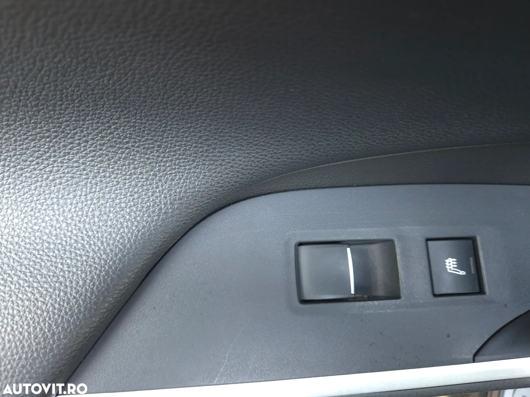Toyota RAV4 2.5 4x4 Hybrid Lounge - 10
