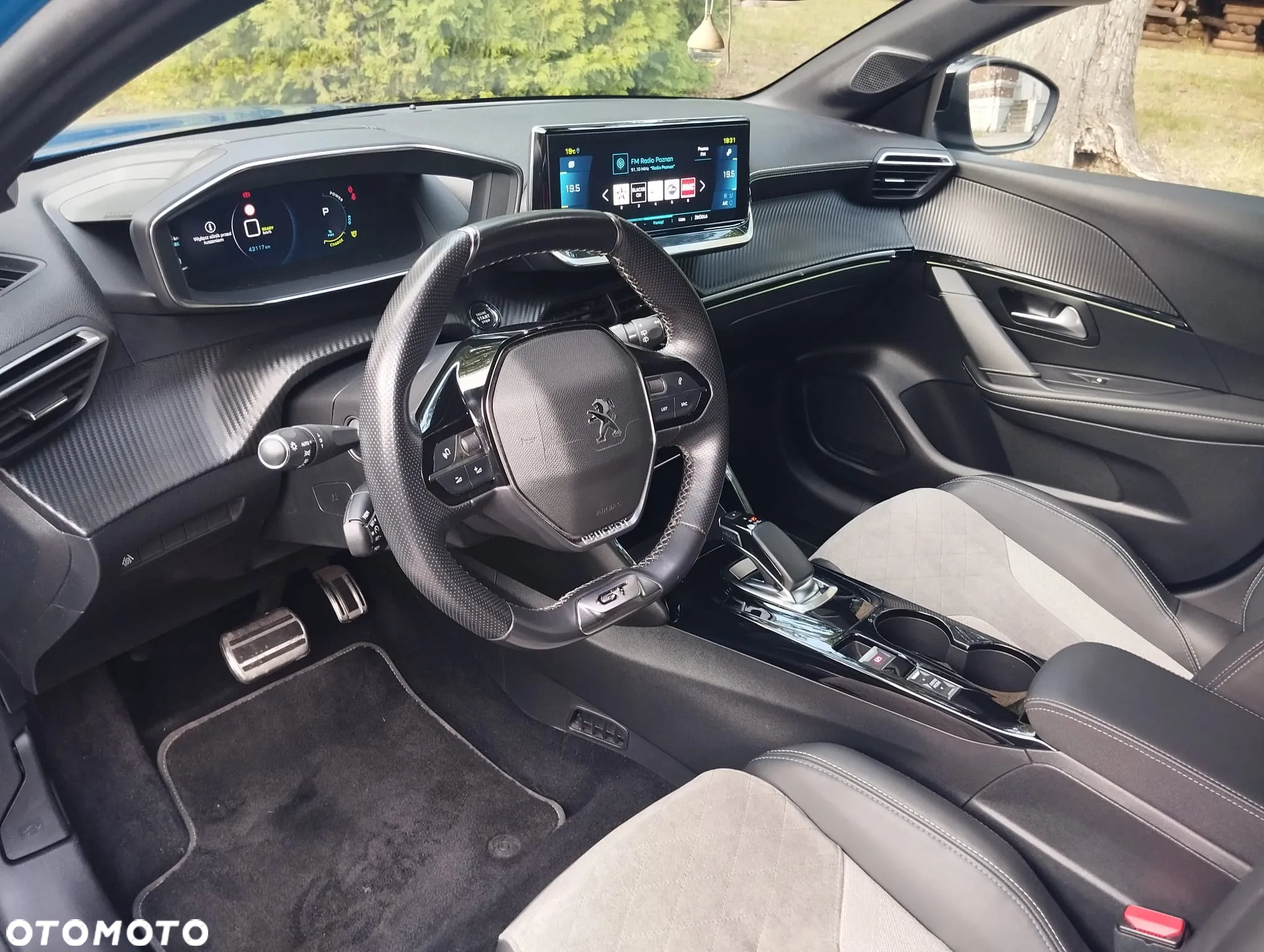 Peugeot 208 e-208 GT - 11