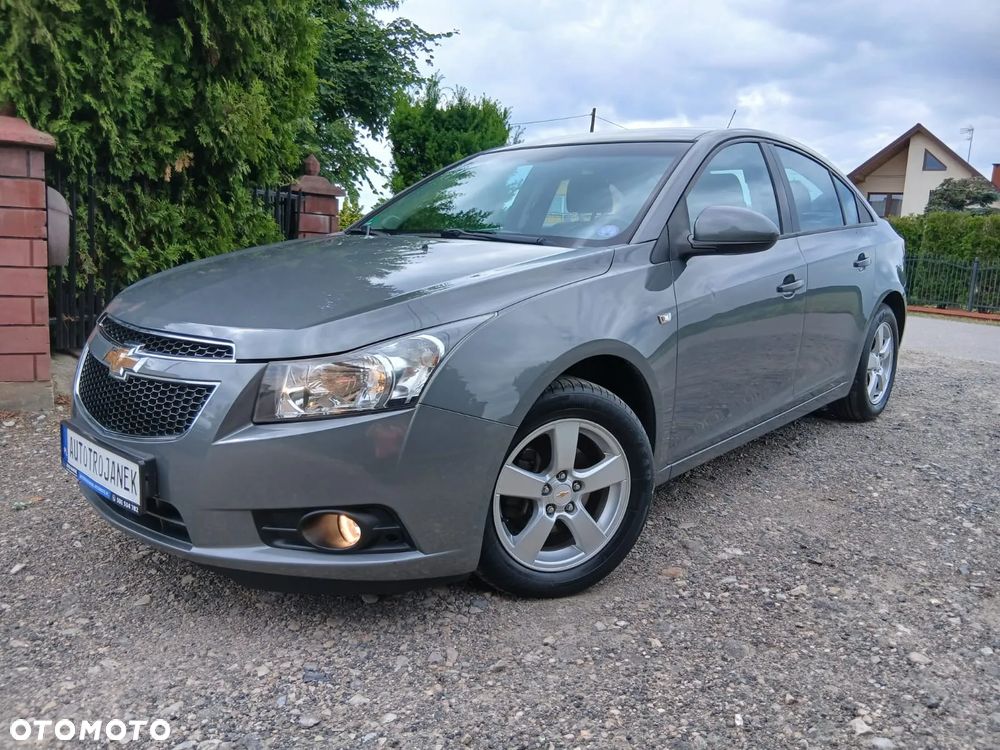 Chevrolet Cruze 1.8 LT+ - 11