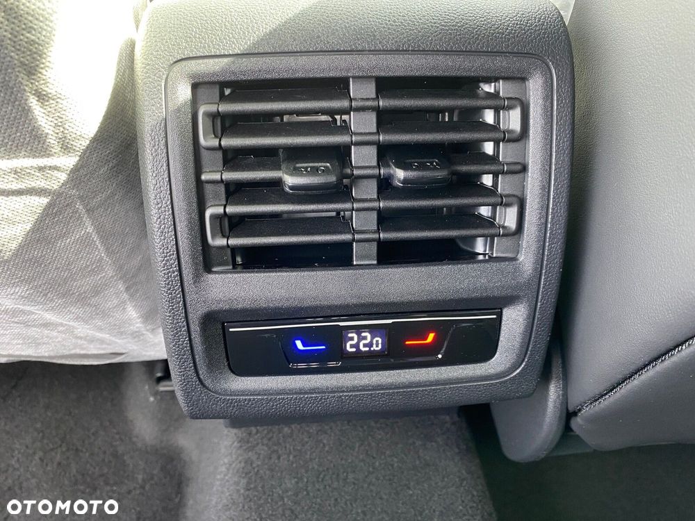 Volkswagen Golf 2.0 TSI 4Motion R DSG - 12