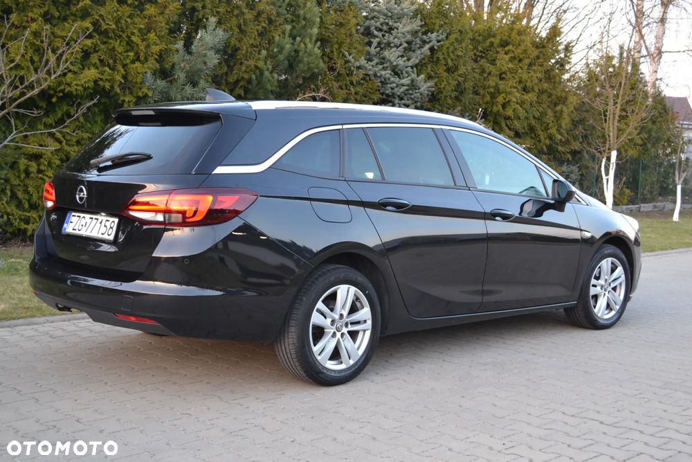 Opel Astra 1.4 Turbo Innovation - 17