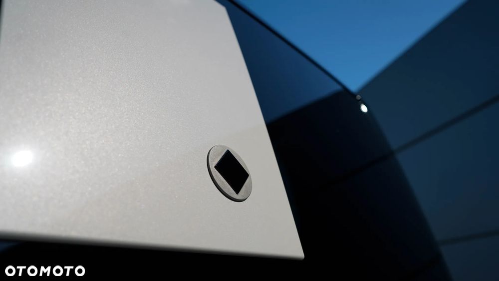 Land Rover Defender - 12