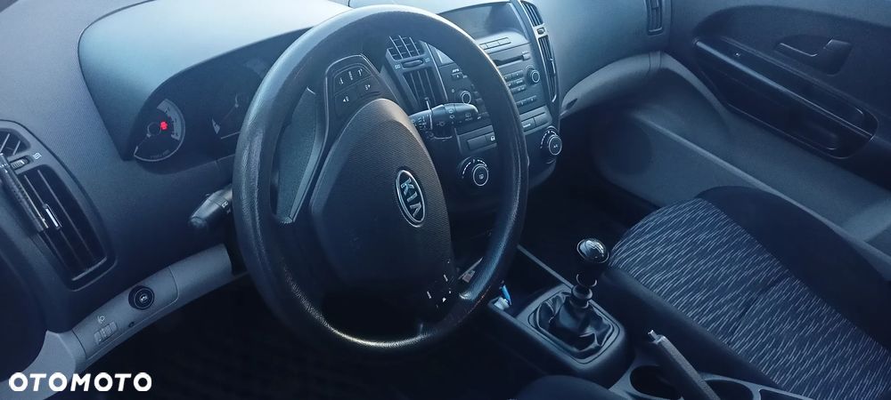 Kia Ceed 1.4 Comfort + - 5