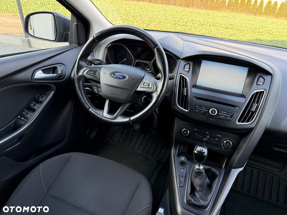 Ford Focus - 25