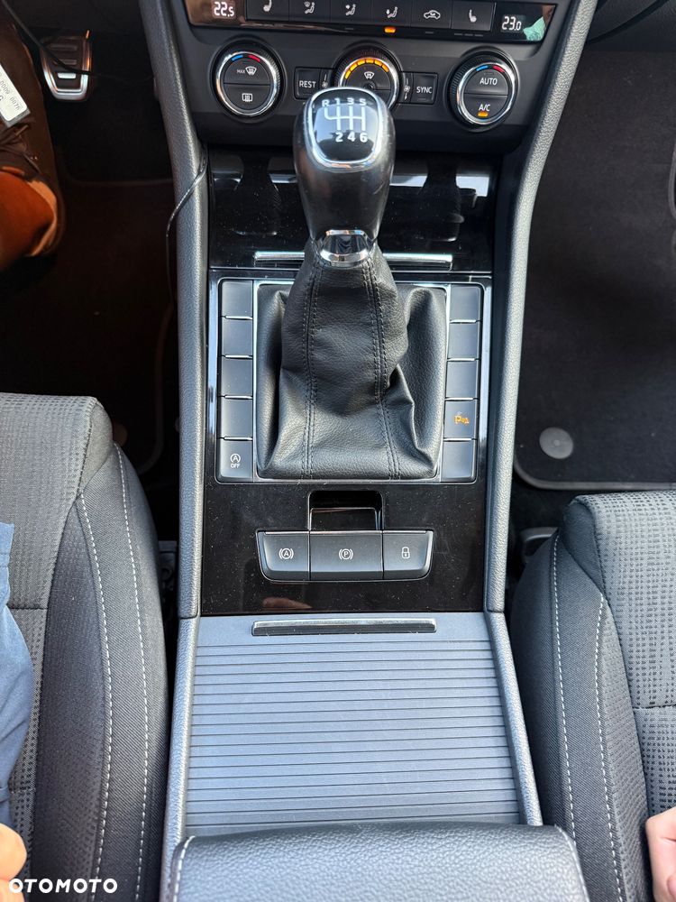 Skoda Superb 1.6 TDI Active - 23