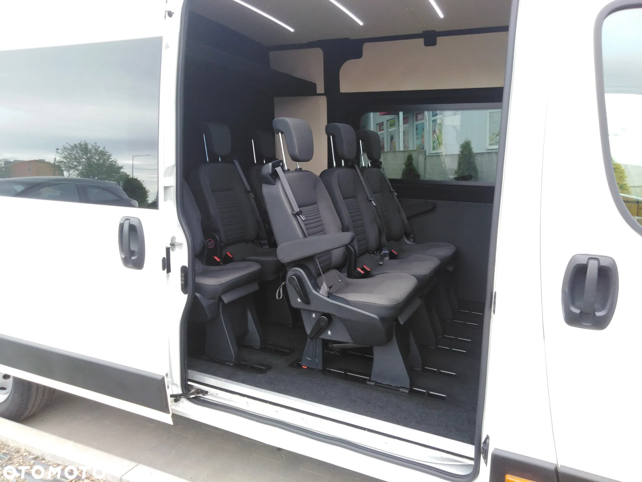 Volkswagen CRAFTER ZABUDOWA BRYGADOWA 6 7 9 OSÓB - 15