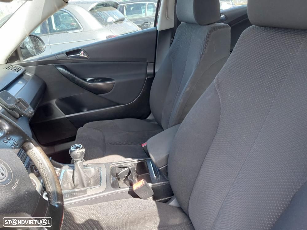 VW Passat 2.0 TDI Confortline - 6