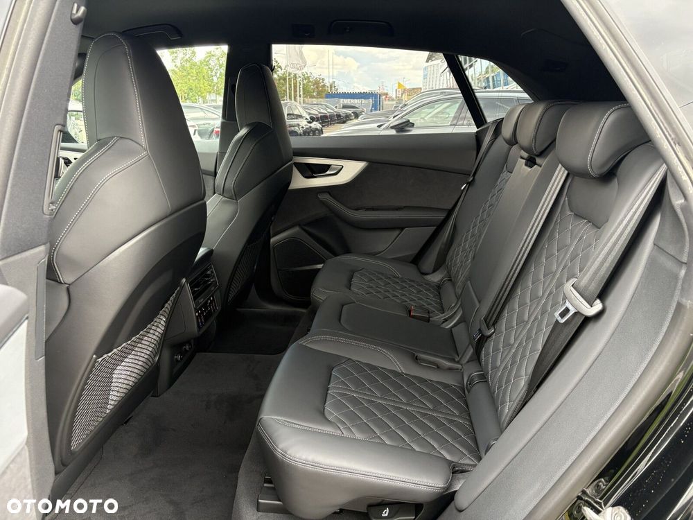 Audi Q8 - 18