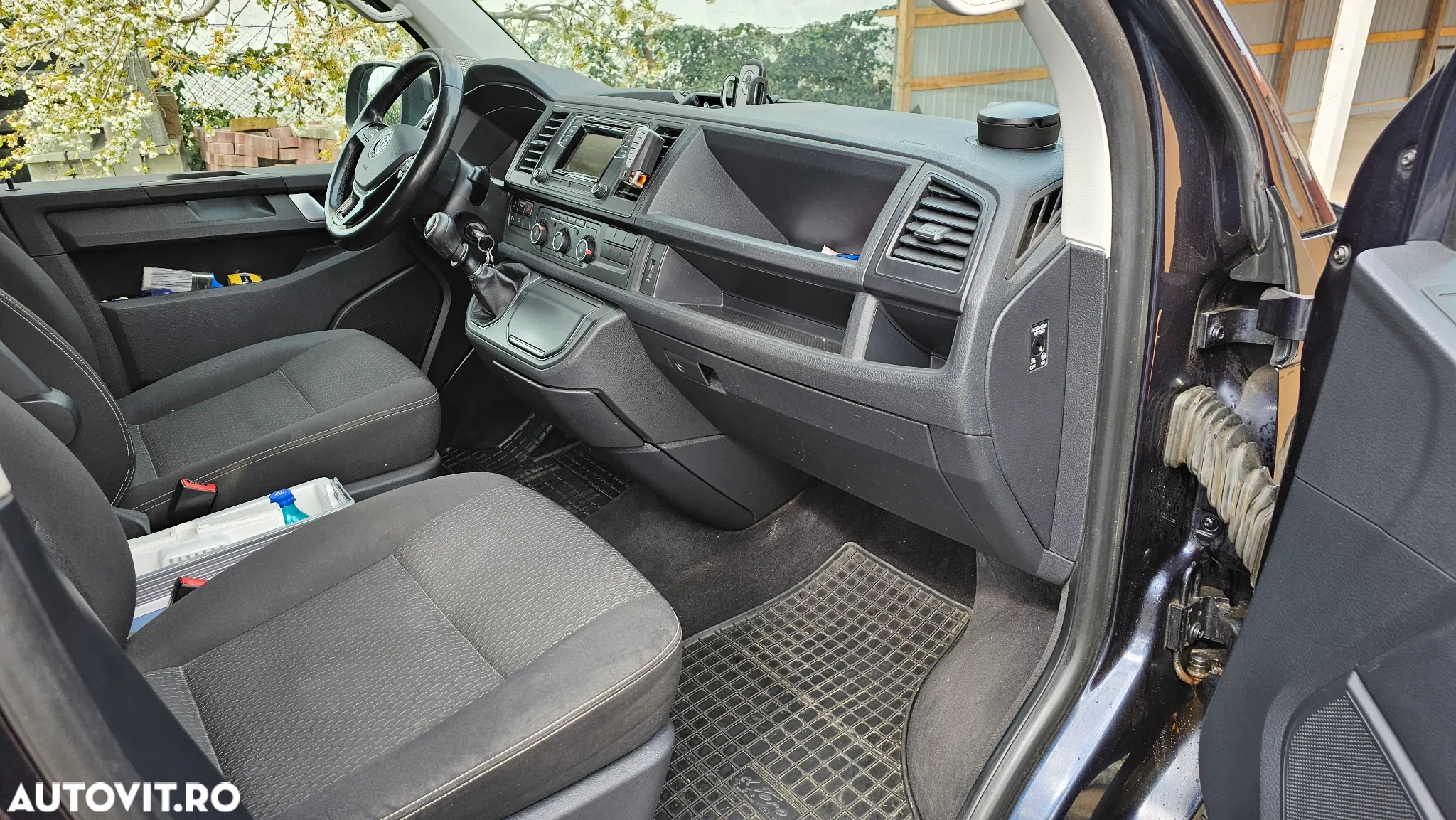 Volkswagen Multivan - 11