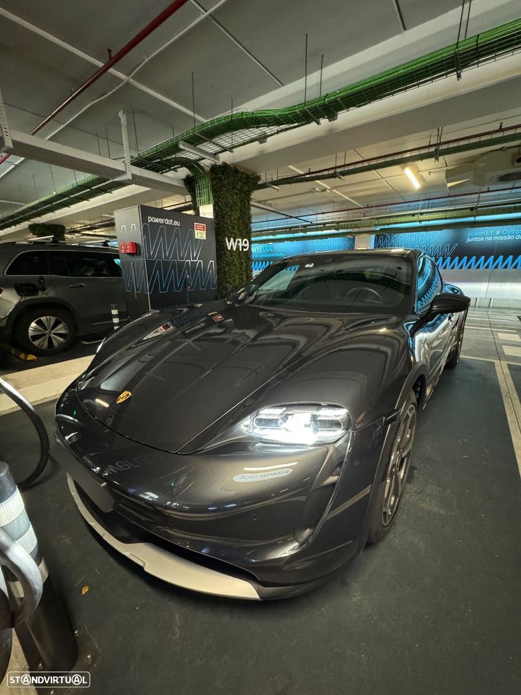 Porsche Taycan Cross Turismo 4 - 11