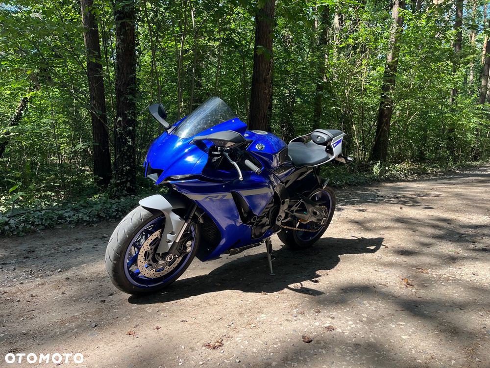 Yamaha R1 - 2