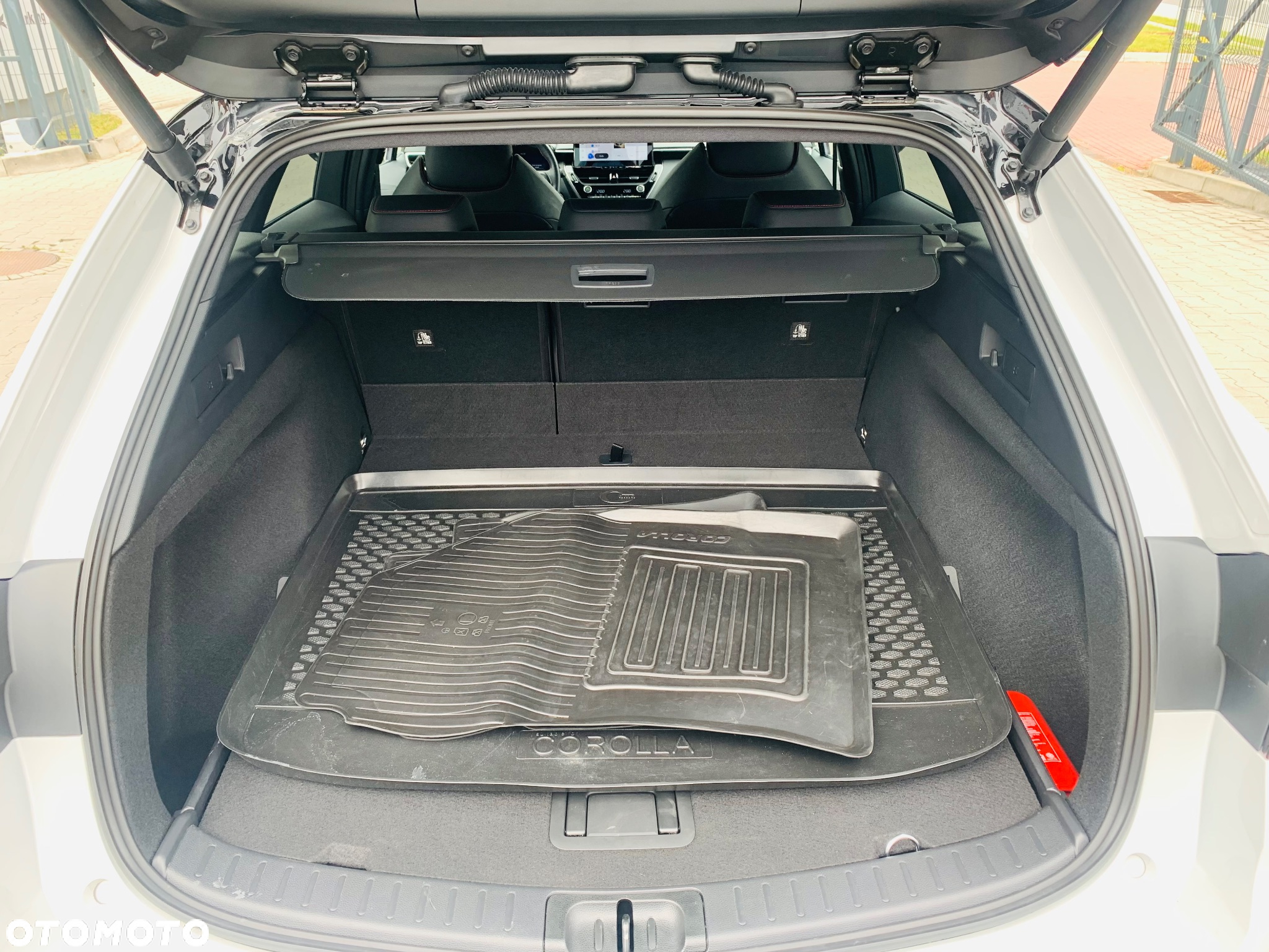 Toyota Corolla 1.8 Hybrid GR Sport Dynamic - 37