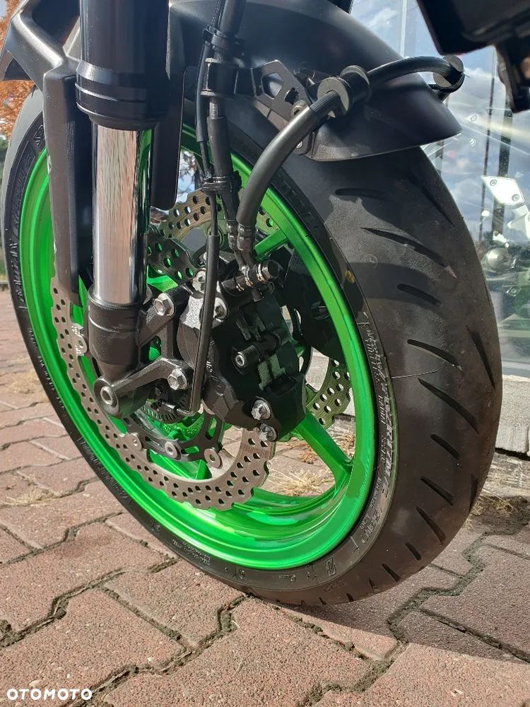 Kawasaki Z 900 - 12