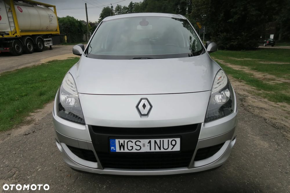 Renault Scenic 1.6 16V 110 TomTom Edition - 2