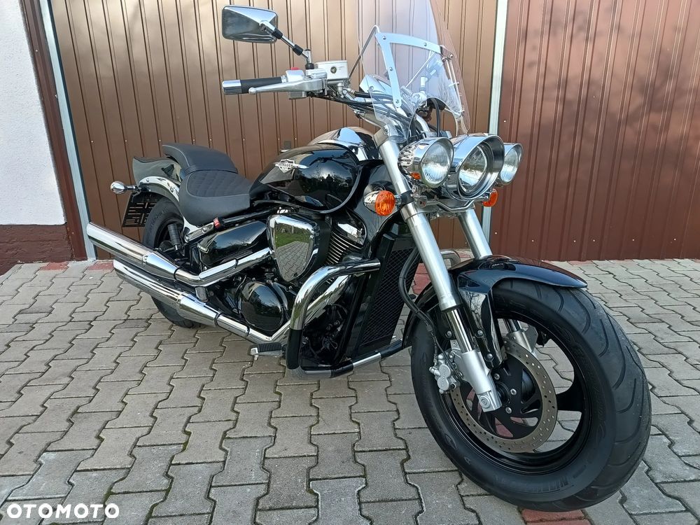 Suzuki Intruder - 1