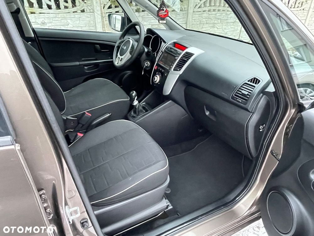 Kia Venga 1.6 CVVT Platinum Edition - 6