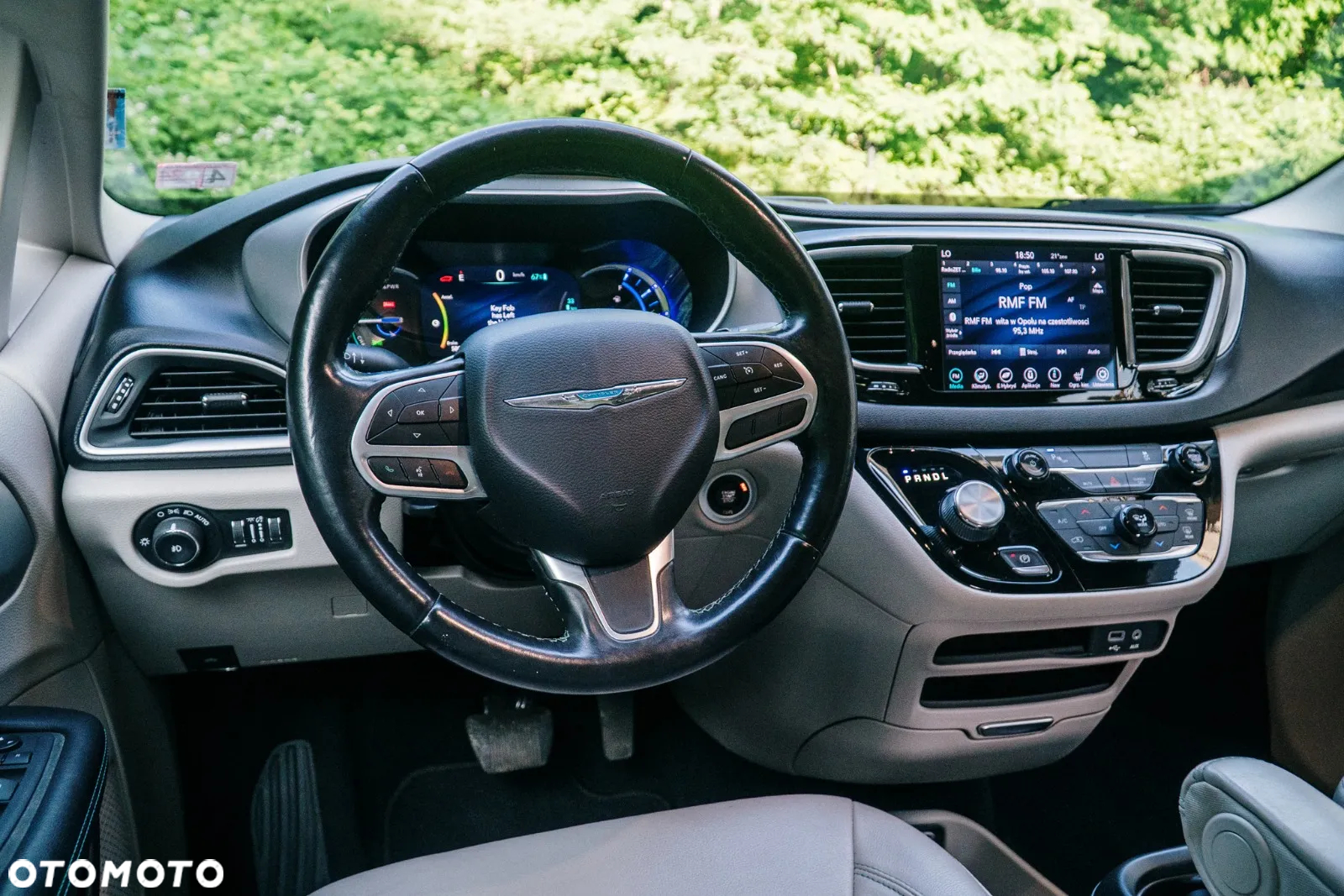 Chrysler Pacifica - 19