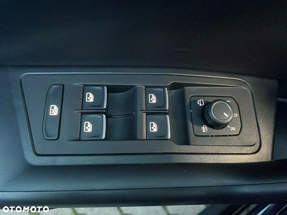 Volkswagen T-Roc 1.5 TSI Style DSG - 22