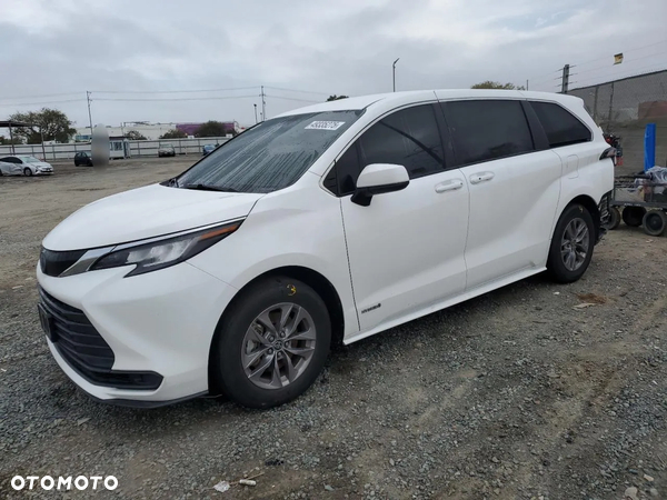 Toyota Sienna 2.7 LE