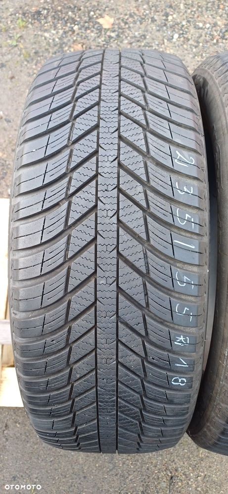 235/55R18 104V NEXEN , dwie używane opony wielosezonowe. - 3