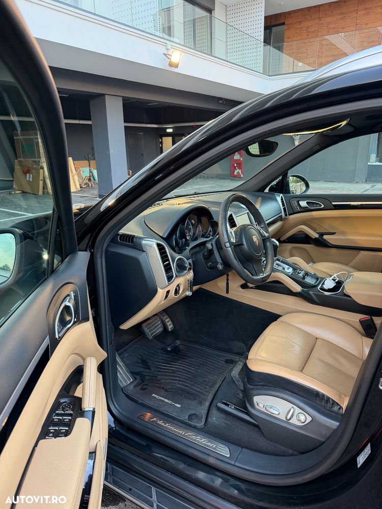 Porsche Cayenne - 24