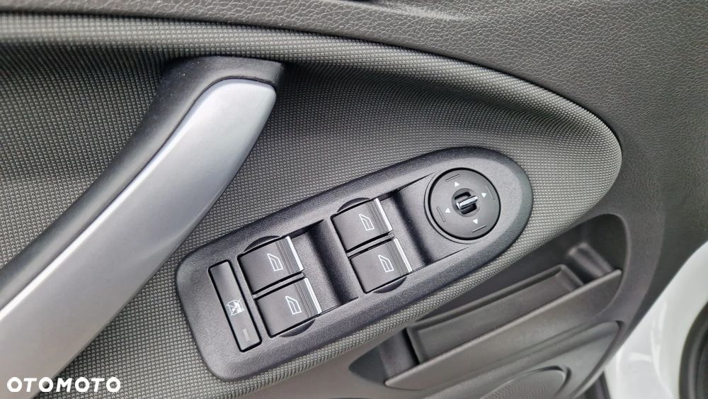 Ford Kuga 2.0 TDCi 2x4 Champions Edition - 19