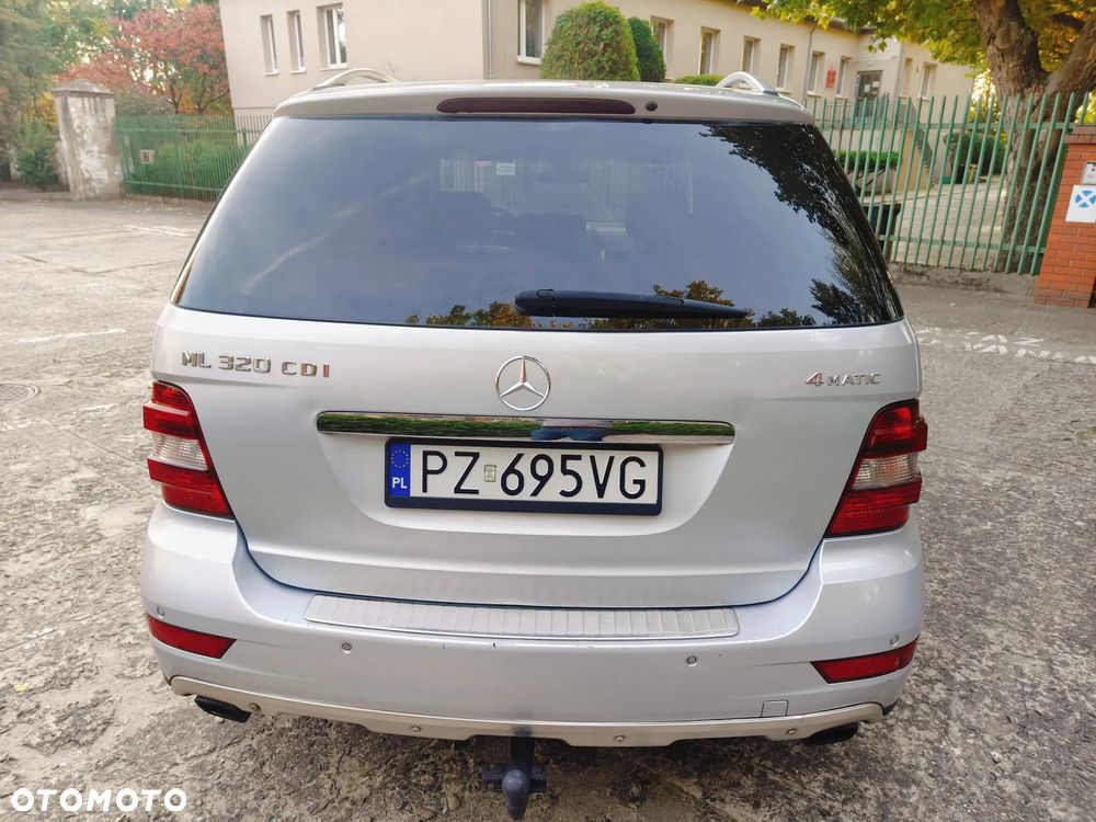 Mercedes-Benz ML - 23