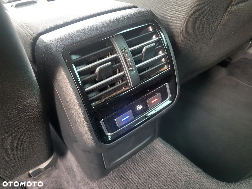 Volkswagen Passat - 18