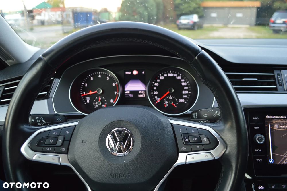 Volkswagen Passat 2.0 TSI Business DSG - 9