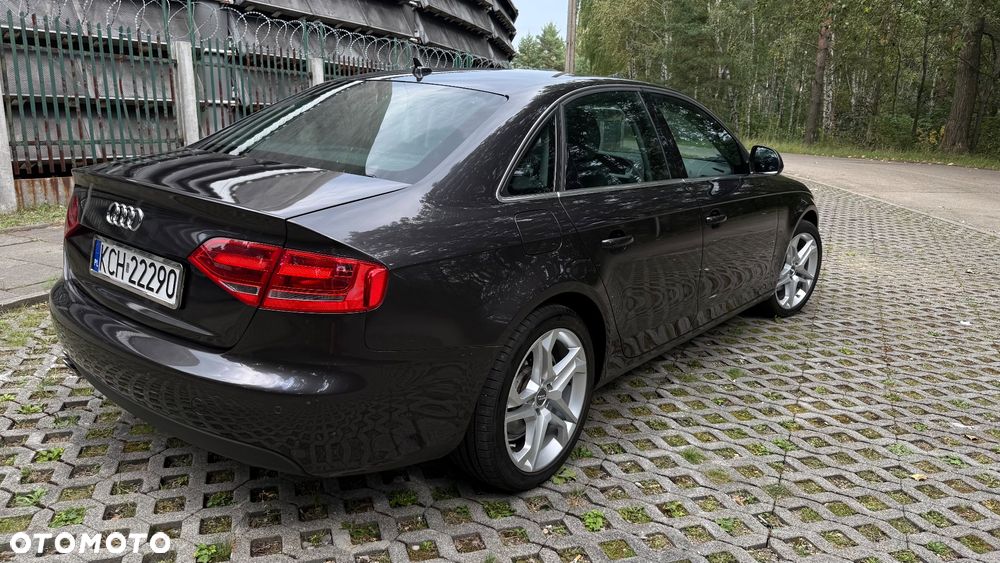 Audi A4 Limousine - 5