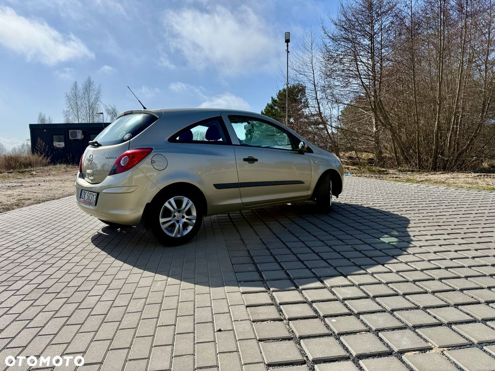 Opel Corsa 1.2 16V Essentia - 4