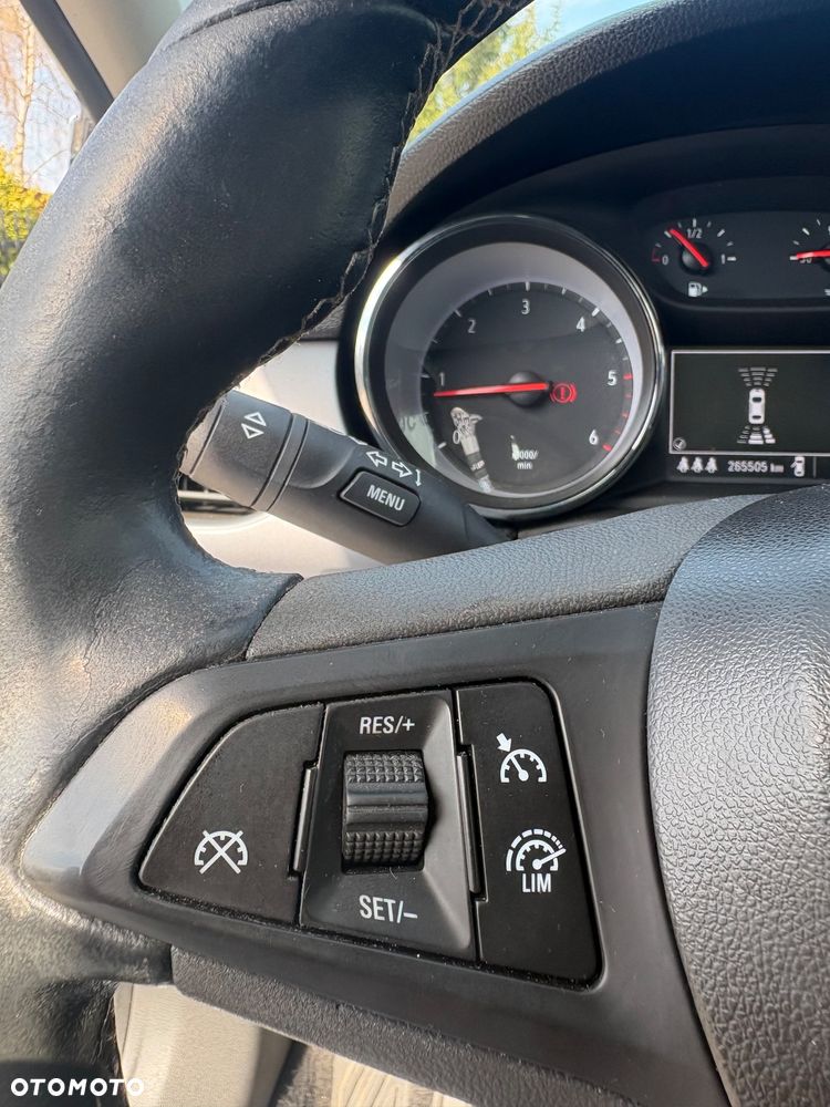 Opel Astra 1.6 CDTI Cosmo - 33