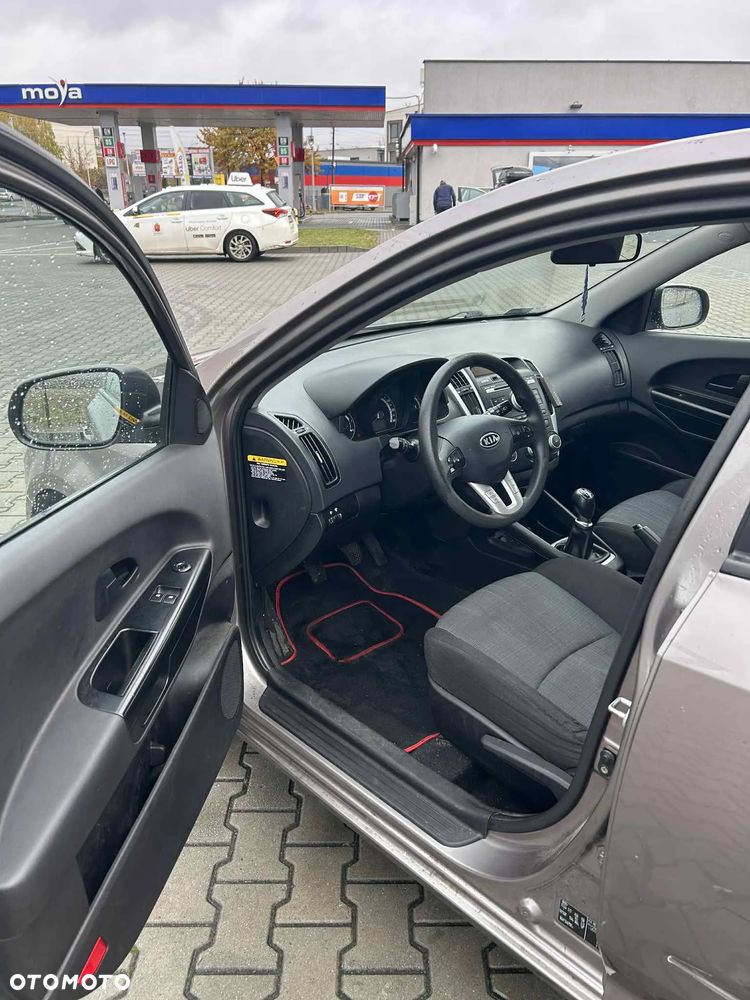 Kia Ceed Cee'd 1.6 Crdi Comfort + - 9