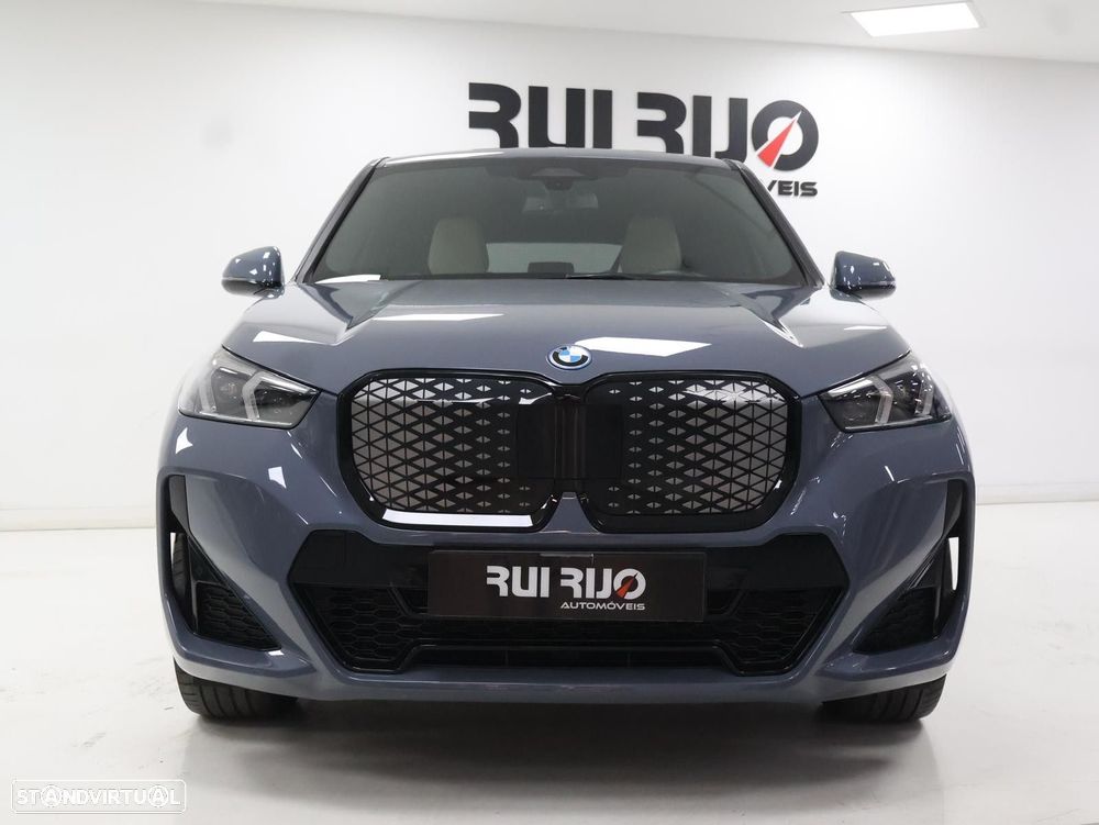 BMW iX1 eDrive20 Pack Desportivo M - 3
