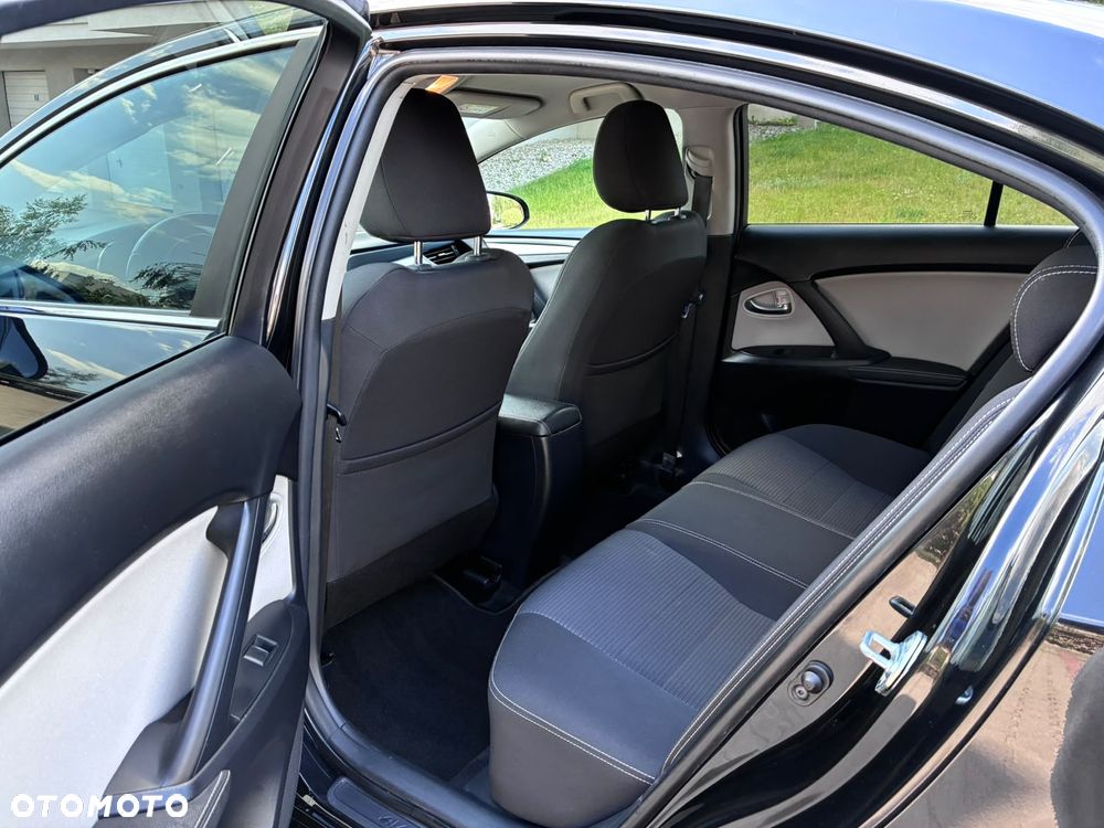 Toyota Avensis 2.0 D-4D Premium - 9