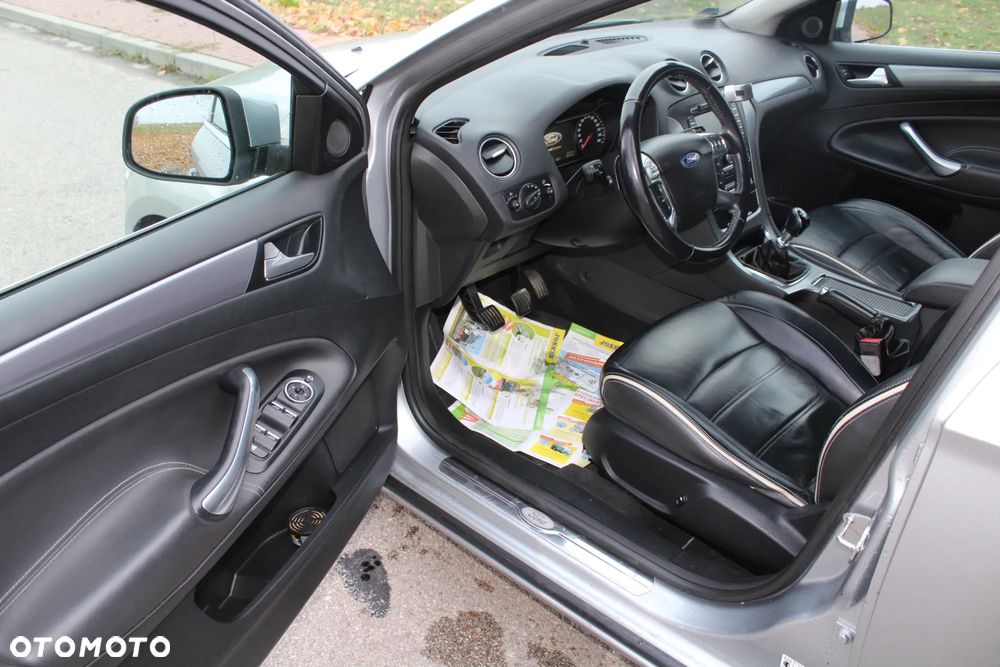 Ford Mondeo 2.0 TDCi Titanium X - 16