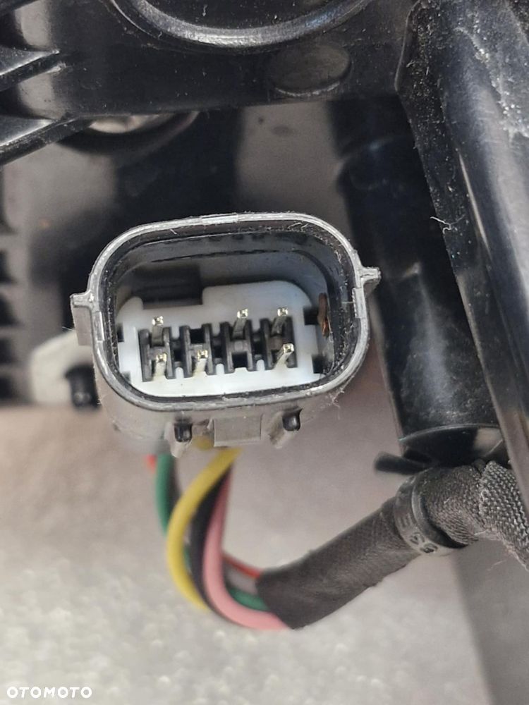MG HS LAMPA LEWA TYŁ 6 PIN 11644501-PBC - 11