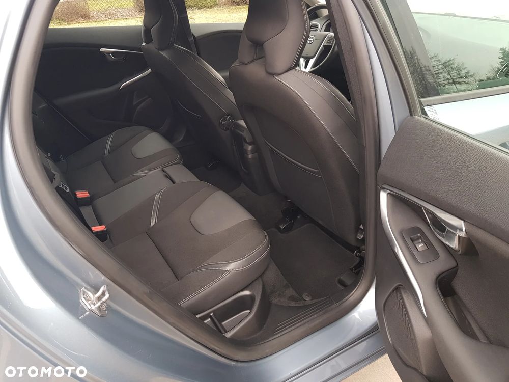 Volvo V40 D2 Geartronic Inscription - 17
