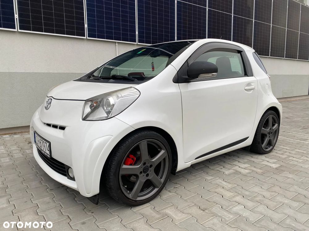 Toyota iQ - 1