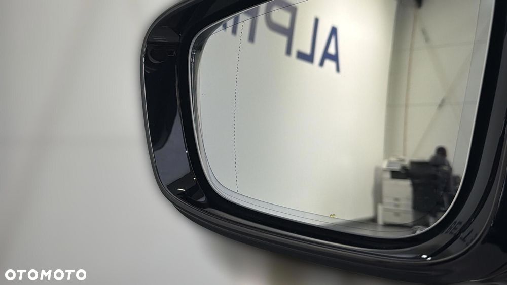 BMW Seria 3 318d mHEV - 32