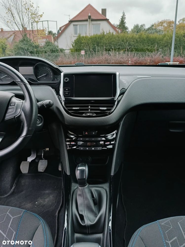 Peugeot 2008 PureTech 82 Signature - 16